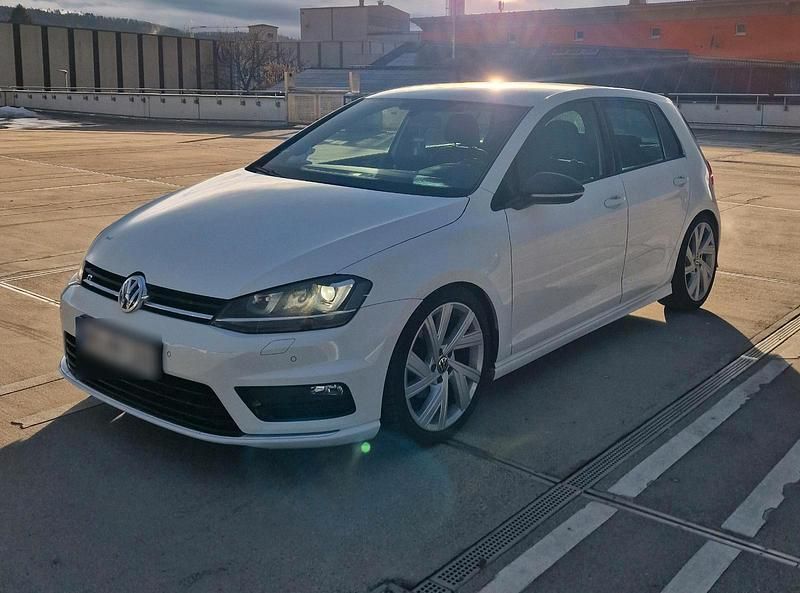 Gebraucht VW Golf VII Highline 150 PS (110 kW) 2015 Weiß Kleinwagen