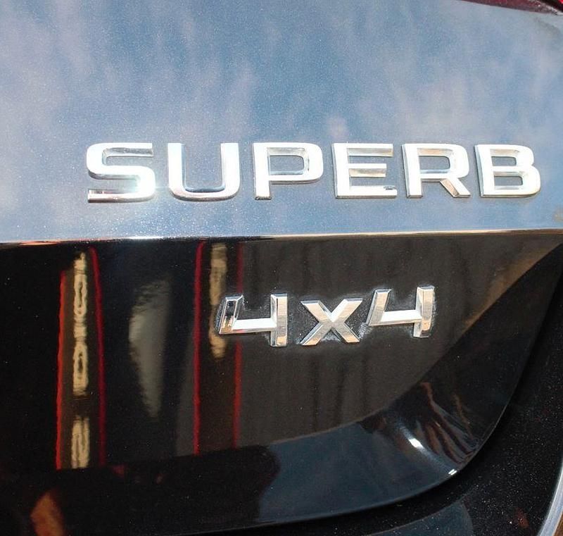 Gebraucht Skoda Superb Style 190 PS (139 kW) 2019 Schwarz Kombi