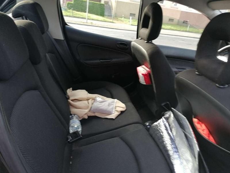 Gebraucht Peugeot 206 75 PS (55 kW) 2009 Schwarz Limousine