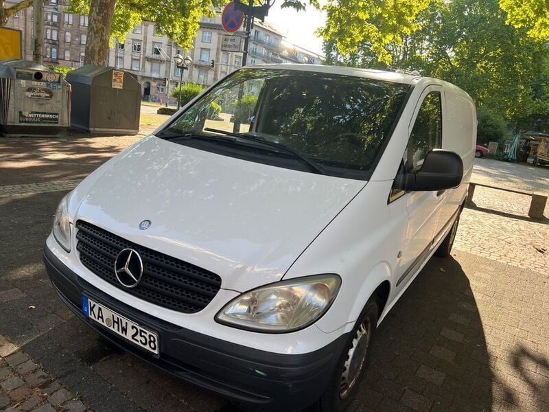 Weiß Gebraucht 2007 Mercedes Vito Van / Kleinbus | 6.220 € (Etwas zu teuer) - Bild 1/4