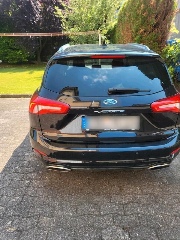 Schwarz Gebraucht 2020 Ford Focus Vignale Kombi | 18.800 € (Fairer Preis) - Bild 1/4