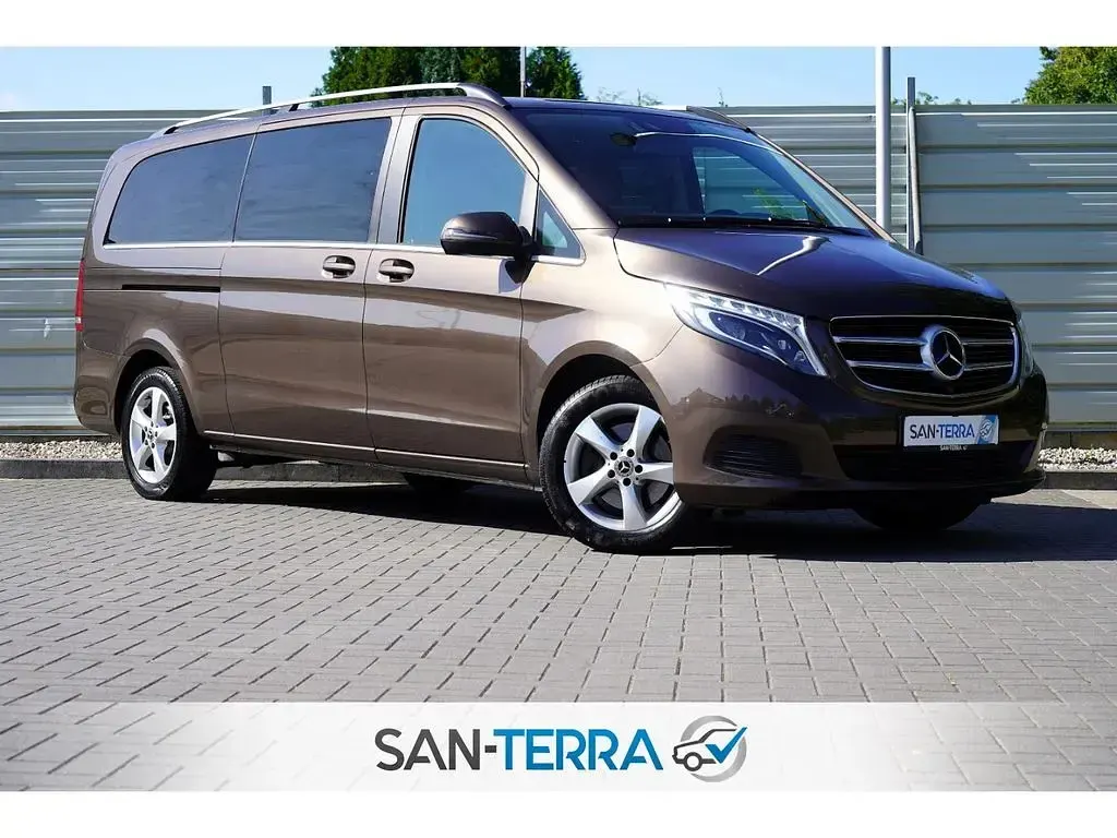 Gebraucht Mercedes V250 Avantgarde 190 PS (139 kW) 2018 Braun Van / Kleinbus