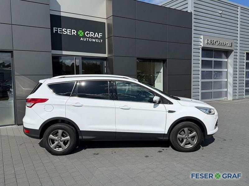 Używany Ford Kuga Trend 120 KM (88 kW) 2016 Biały SUV