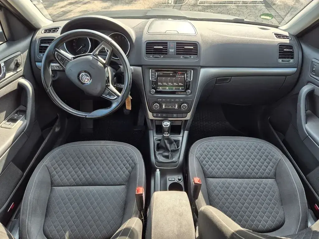 Gebraucht Skoda Yeti Drive 110 PS (80 kW) 2017 Schwarz SUV