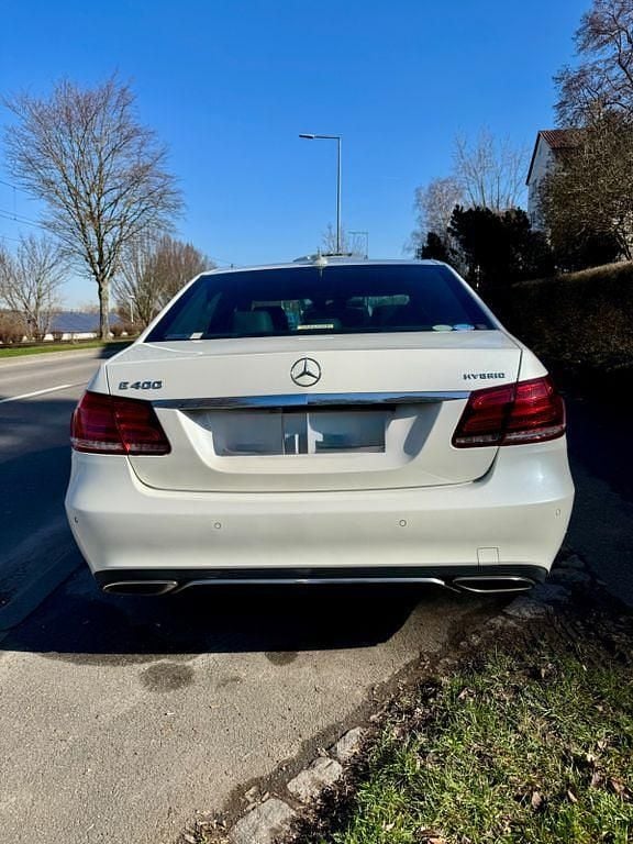 Gebraucht Mercedes E400 Avantgarde 333 PS (244 kW) 2014 Weiß Limousine