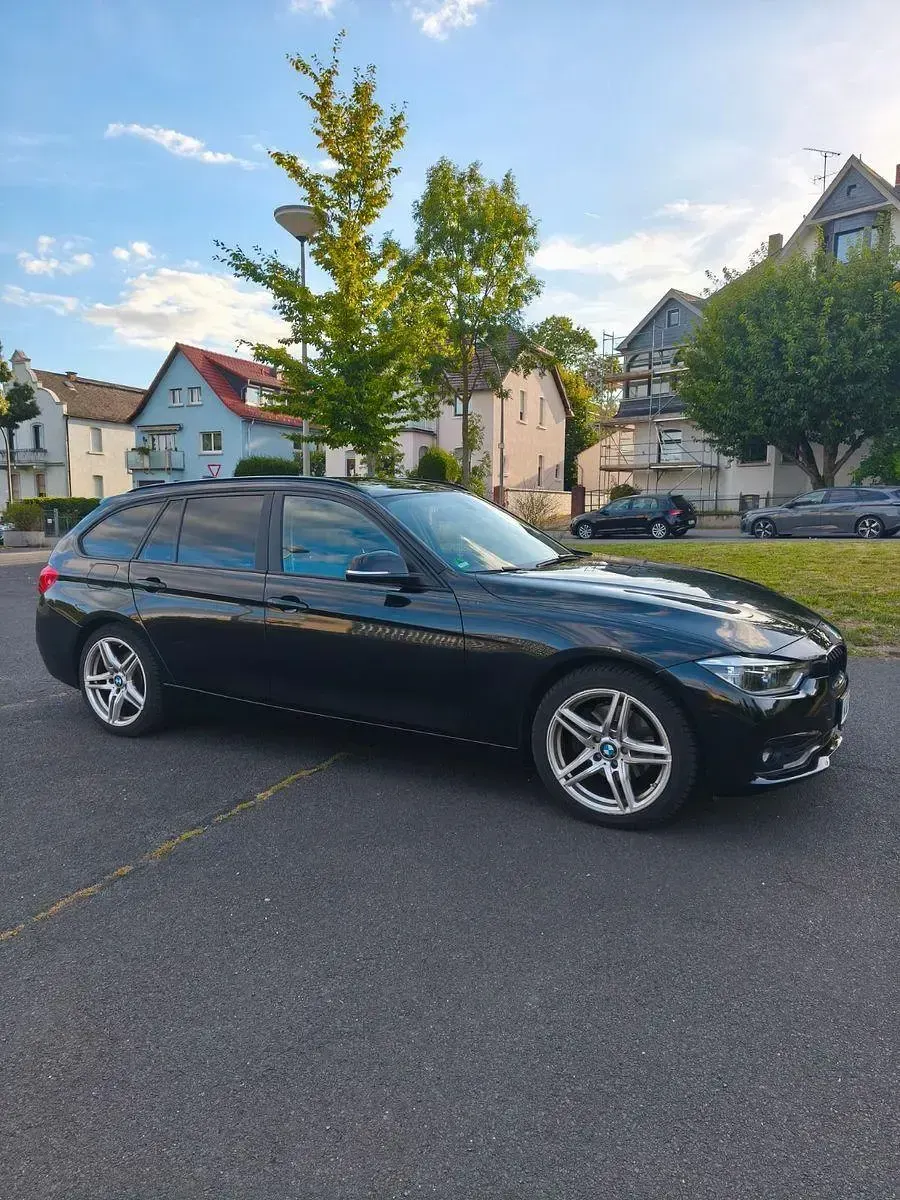 Gebraucht BMW 320 Advantage 190 PS (139 kW) 2016 Schwarz Kombi