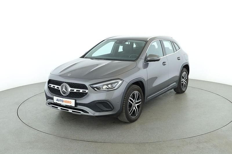 Grau Gebraucht 2020 Mercedes GLA200 Progressive SUV | 30.640 € (Fairer Preis) - Bild 1/3