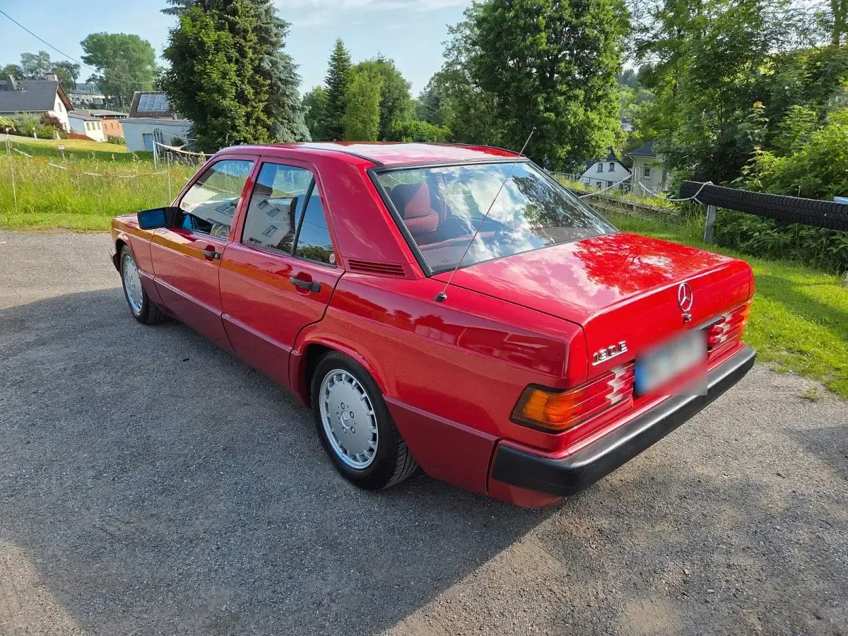 Gebraucht Mercedes 190 109 PS (80 kW) 1991 Rot Limousine