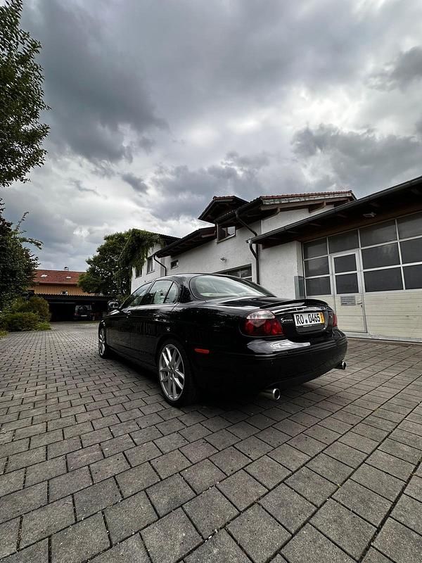 Schwarz Gebraucht 2007 Jaguar S-Type Supercharged Limousine | 9.000 € - Bild 1/4