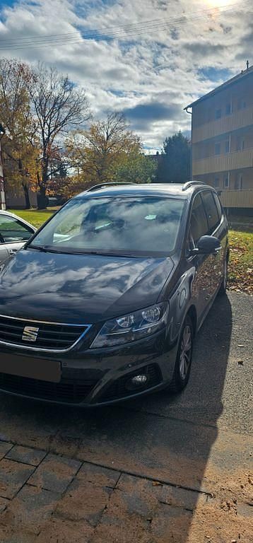 Grau Gebraucht 2018 Seat Alhambra Style Van / Kleinbus | 18.900 € (Superpreis) - Bild 1/4