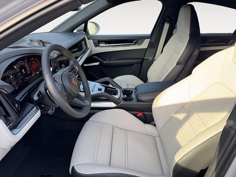 Grau Neu 2025 Porsche Cayenne SUV | 123.641 € (Guter Preis) - Bild 1/4