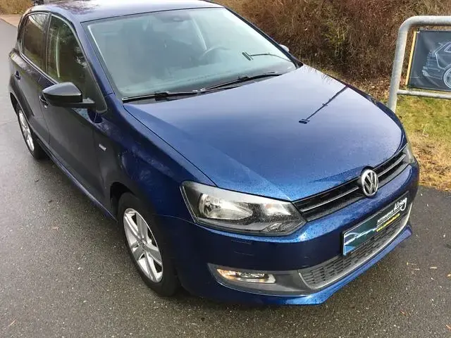 Gebraucht VW Polo Match 60 PS (44 kW) 2012 Blau Kleinwagen