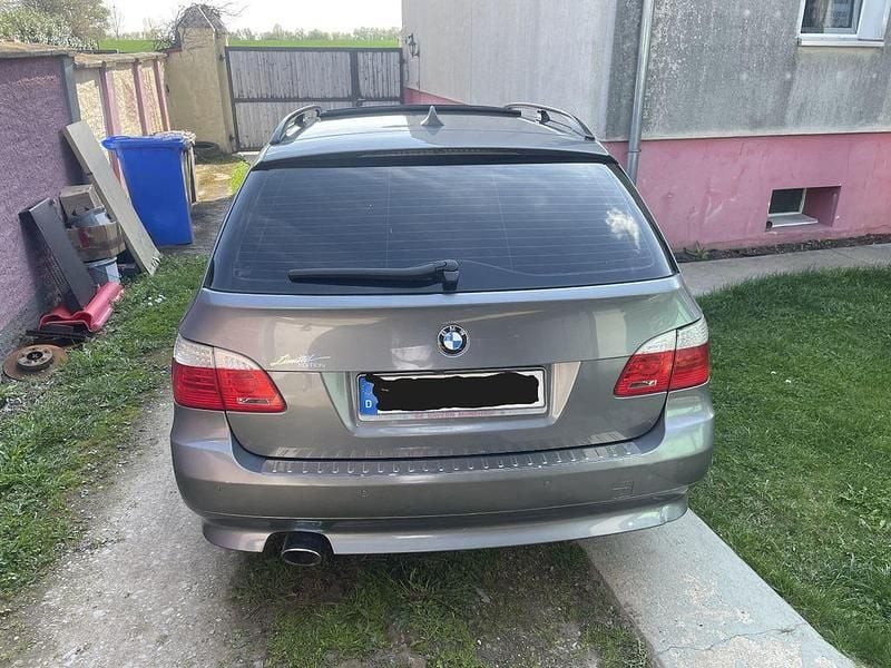 Gebraucht BMW 520 177 PS (130 kW) 2009 Grau Kombi