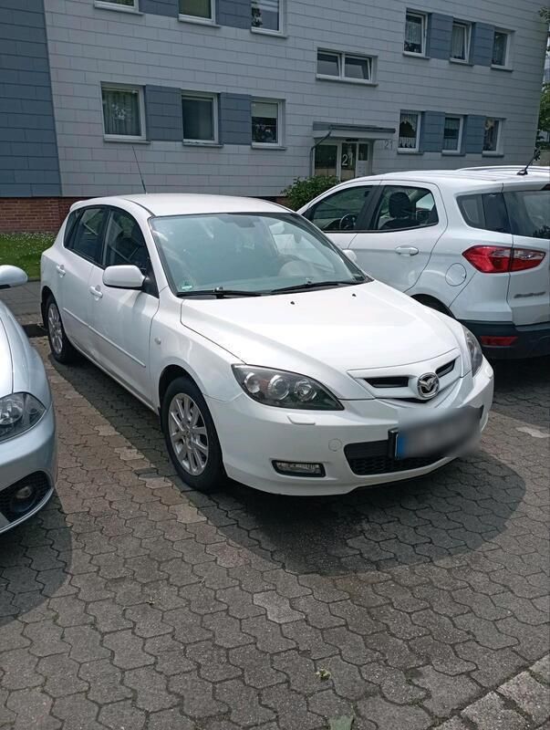 Weiß Gebraucht 2008 Mazda 3 Limousine | 1.700 € (Etwas zu teuer) - Bild 1/4