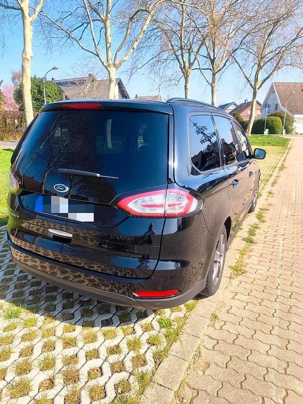 Gebraucht Ford Galaxy 150 PS (110 kW) 2016 Schwarz Van / Kleinbus