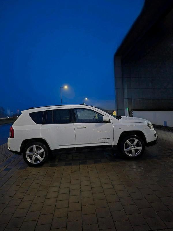 Gebraucht Jeep Compass 170 PS (125 kW) 2015 Weiß SUV