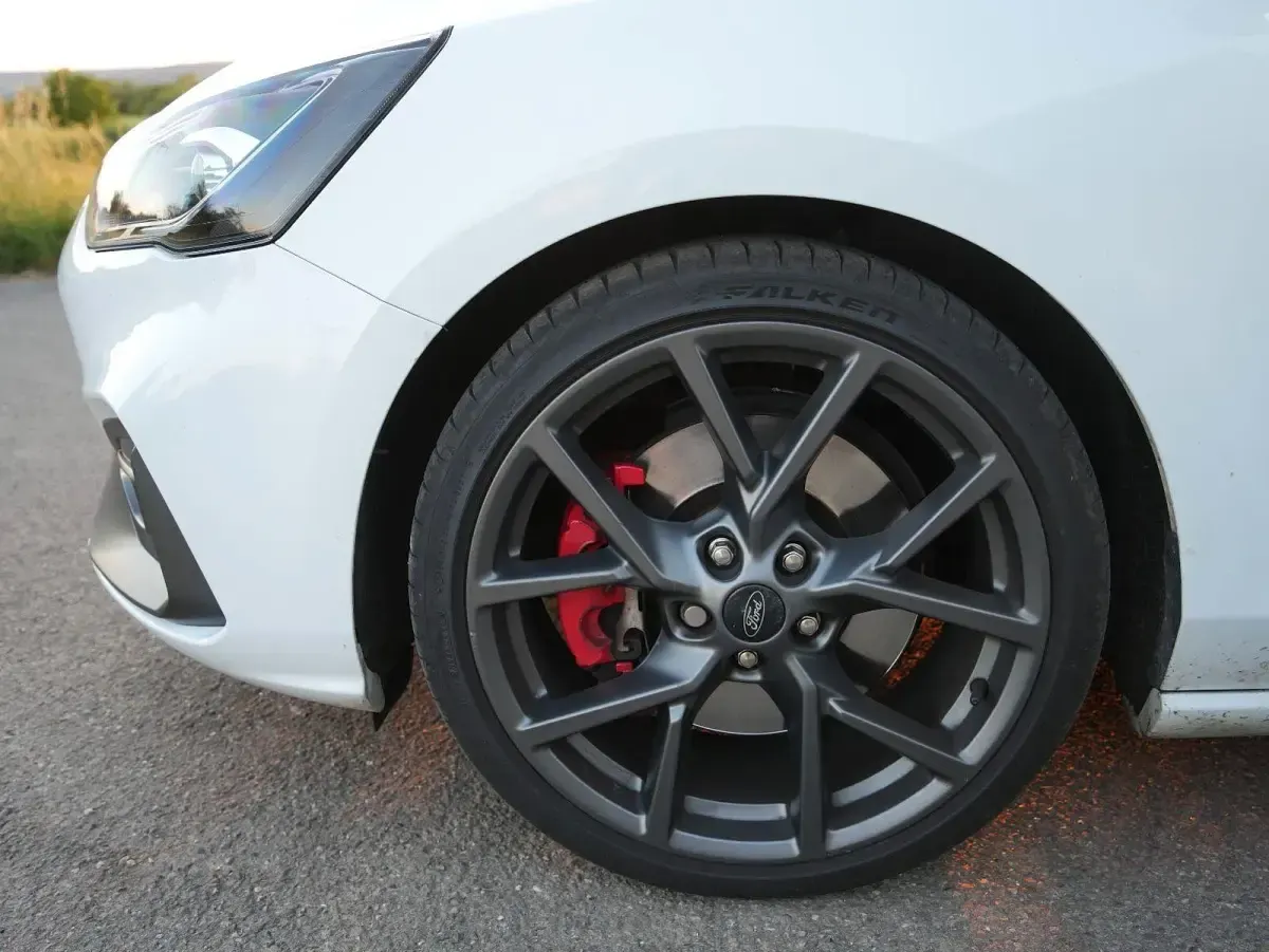 Gebraucht Ford Focus Performance Edition 280 PS (205 kW) 2020 Weiß Limousine