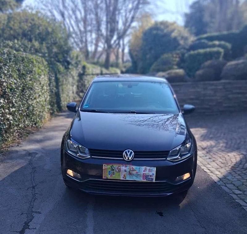 Gebraucht VW Polo LOUNGE 75 PS (55 kW) 2015 Grau Kleinwagen