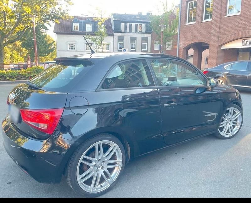 Second-hand Audi A1 86 CP (63 kW) 2011 Negru Hatchback