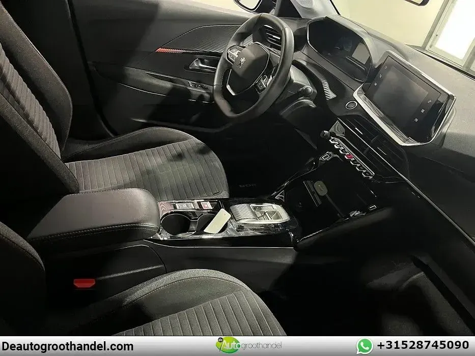 Gebraucht Peugeot e-208 Active 100 kW (136 PS) 2022 Schwarz Kleinwagen