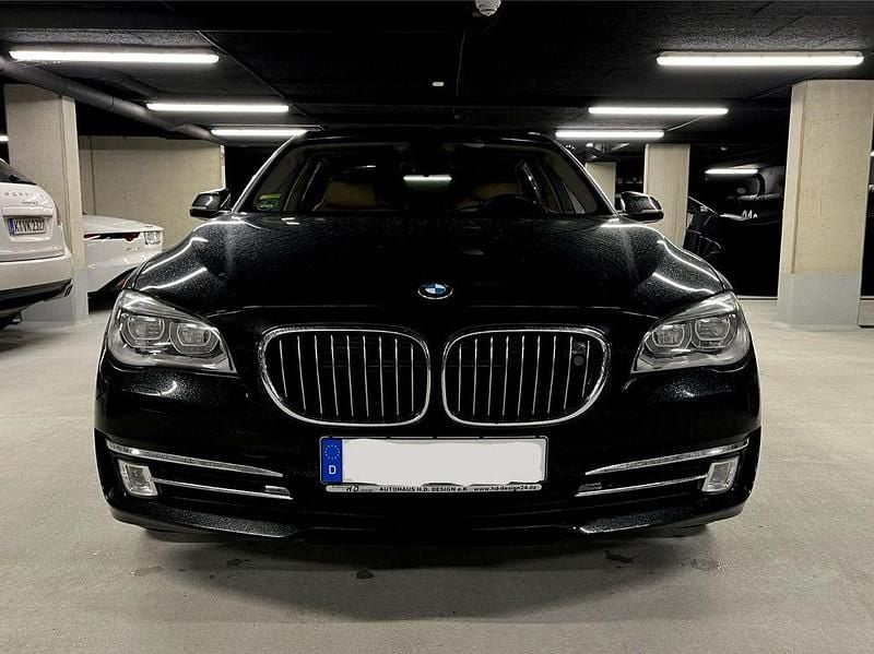 Gebraucht BMW 750L 381 PS (280 kW) 2015 Schwarz Limousine