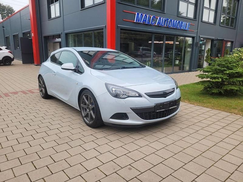 Weiß Gebraucht 2014 Opel Astra GTC Basis Coupé | 10.999 € (Teuer) - Bild 1/4