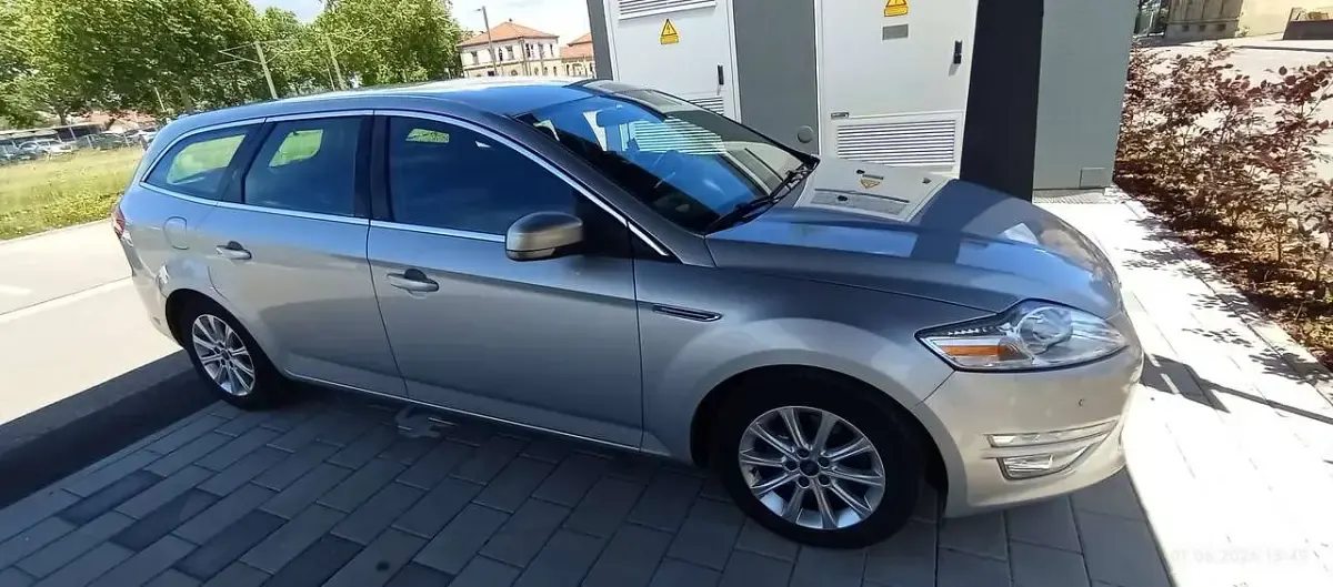 Gebraucht Ford Mondeo Titanium 116 PS (85 kW) 2013 Silber Kombi