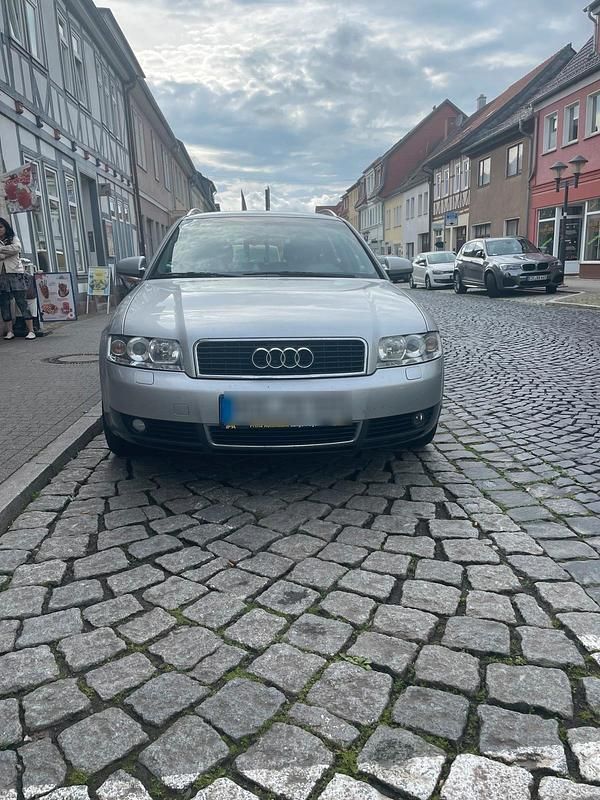 Silber Gebraucht 2002 Audi A4 Kombi | 2.800 € (Fairer Preis) - Bild 1/4