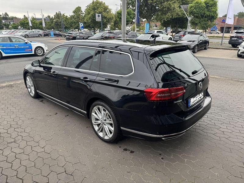 Gebraucht VW Passat R-line 239 PS (175 kW) 2016 Schwarz Kombi