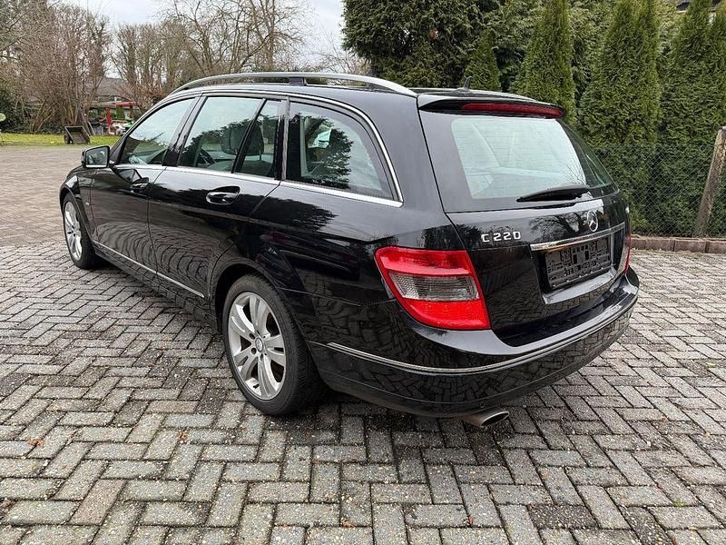 Gebraucht Mercedes C220 170 PS (125 kW) 2010 Schwarz Kombi