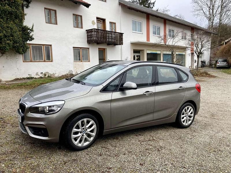 Gebraucht BMW 218 Advantage 136 PS (100 kW) 2016 Grau Van / Kleinbus