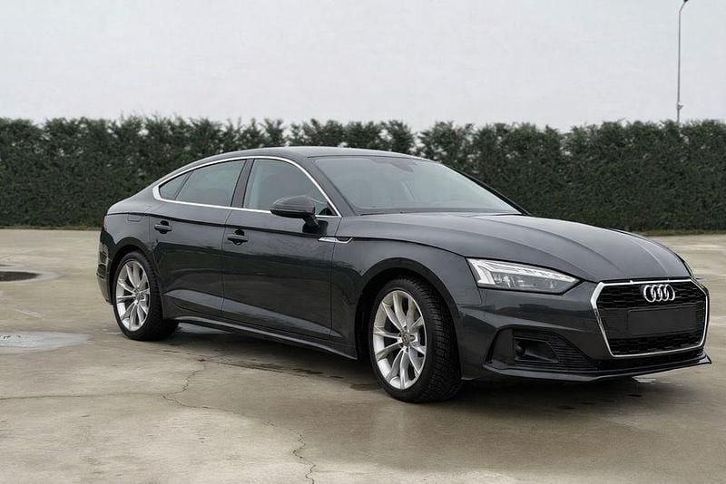 Gebraucht Audi A5 Sport 163 PS (119 kW) 2022 Grau Coupé