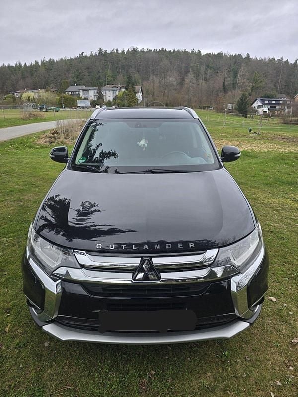 Gebraucht Mitsubishi Outlander 150 PS (110 kW) 2016 Schwarz SUV
