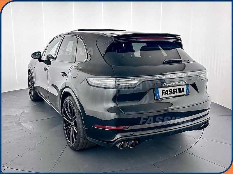 Gebraucht Porsche Cayenne Turbo S 549 PS (403 kW) 2020 Schwarz SUV