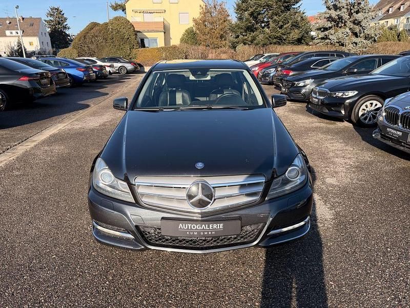 Gebraucht Mercedes C250 204 PS (150 kW) 2012 Schwarz Limousine