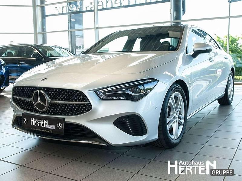 Iridiumsilber Gebraucht 2023 Mercedes CLA180 Progressive Limousine | 30.500 € (Teuer) - Bild 1/4
