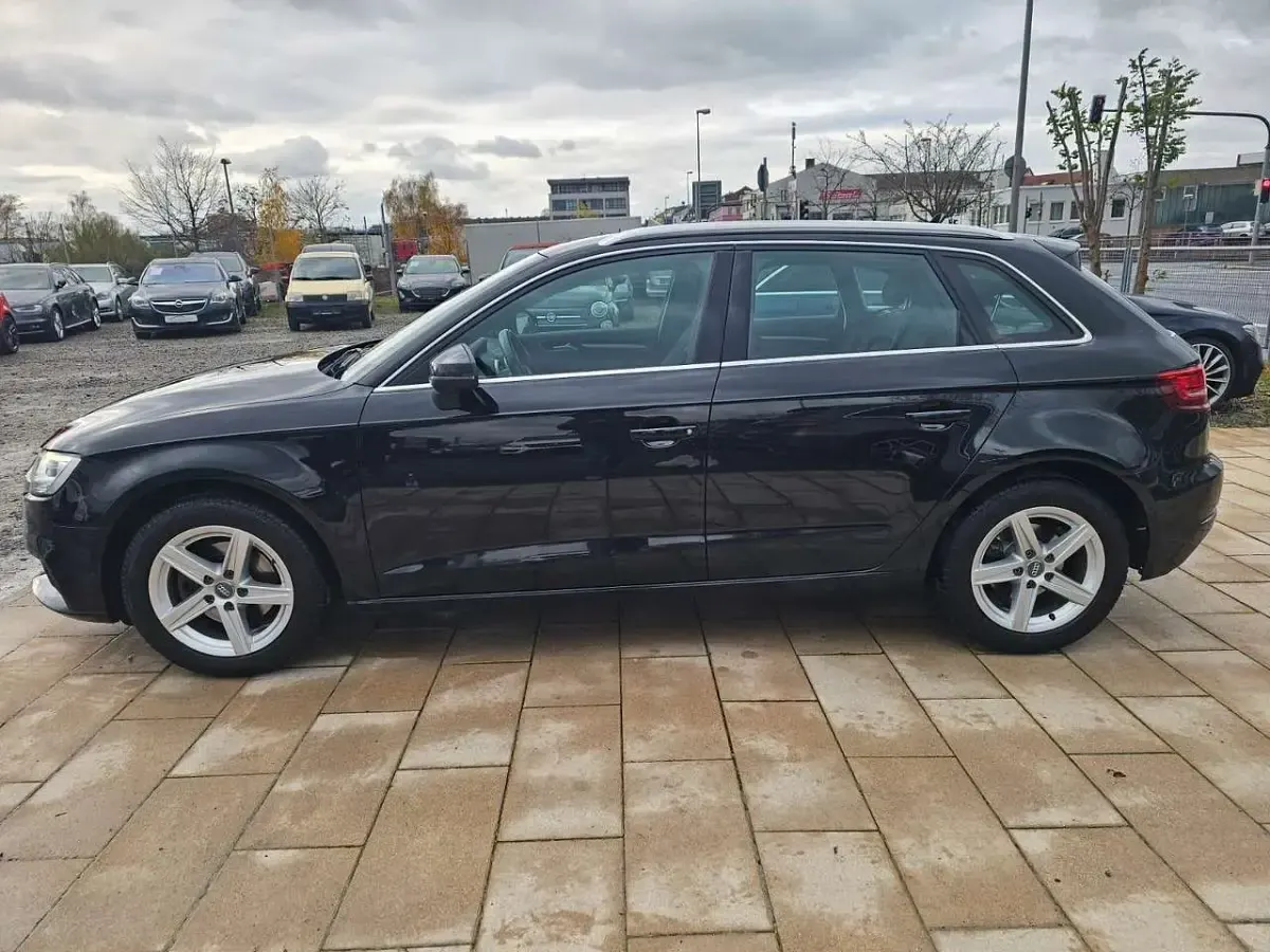 Używany Audi A3 Basis 150 KM (110 kW) 2017 Czarny Sedan/Limuzyna