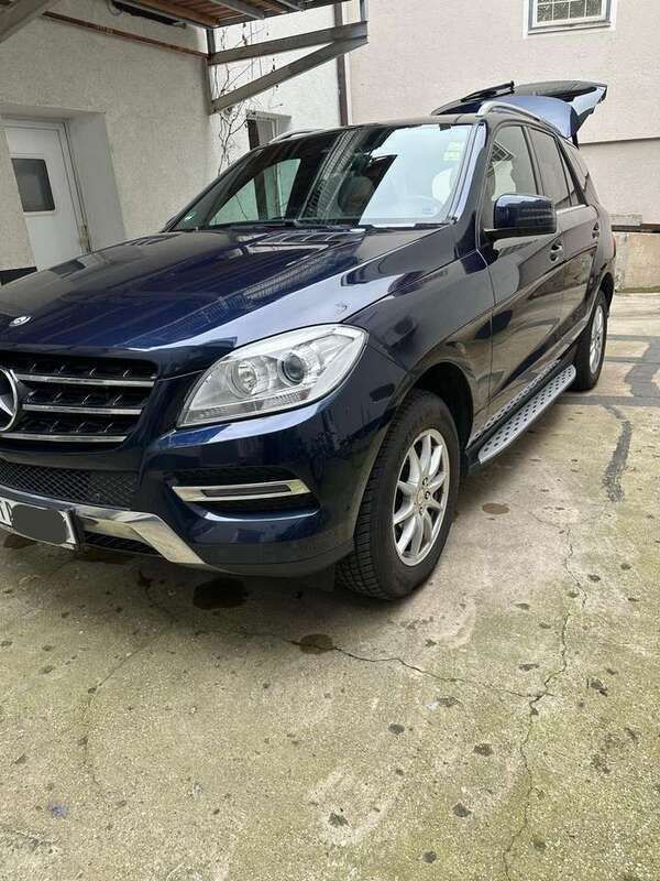Blau Gebraucht 2015 Mercedes ML250 SUV | 19.500 € (Fairer Preis) - Bild 1/4