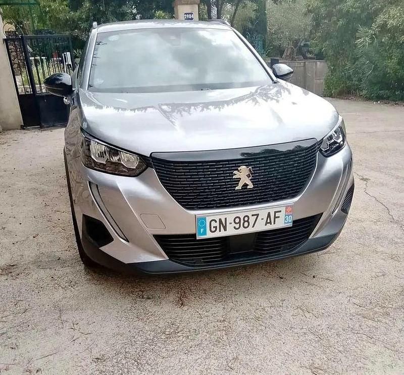 Grau Gebraucht 2023 Peugeot 2008 Active SUV | 16.200 € - Bild 1/4