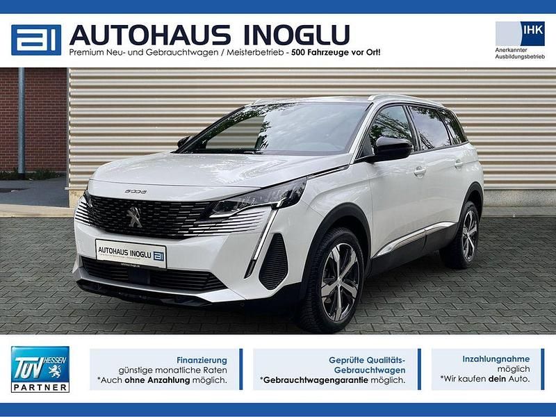 Weiß perlmut weiss (metallic) Gebraucht 2024 Peugeot 5008 Allure Van / Kleinbus | 27.580 € (Fairer Preis) - Bild 1/4
