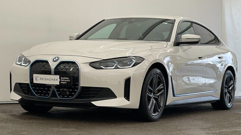 Mineralweiß metallic Gebraucht 2022 BMW i4 Shadowline Limousine | 35.879 € (Superpreis) - Bild 1/4