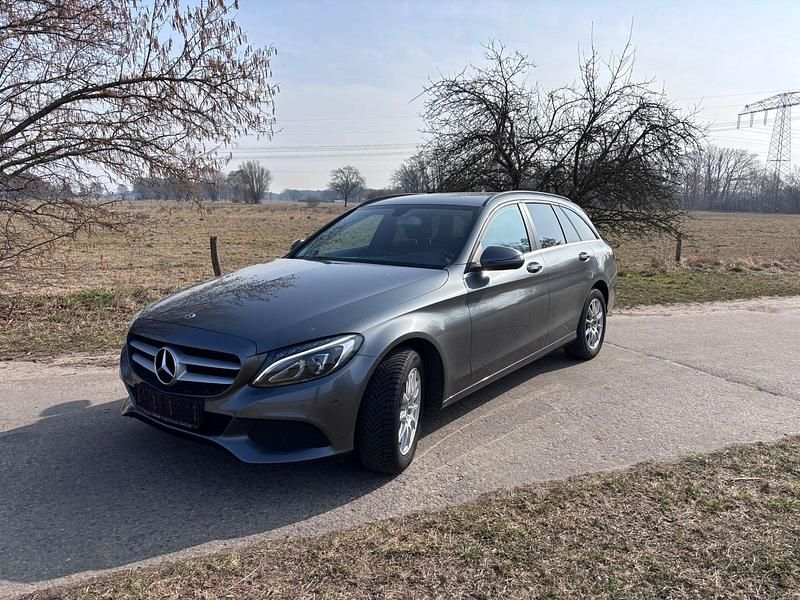 Gebraucht Mercedes C180 116 PS (85 kW) 2017 Silber Kombi