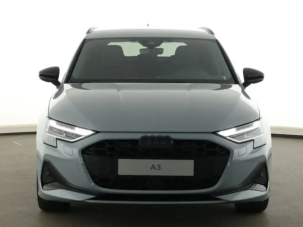Używany Audi A3 Advanced Plus 150 KM (110 kW) 2025 Szary Sedan/Limuzyna