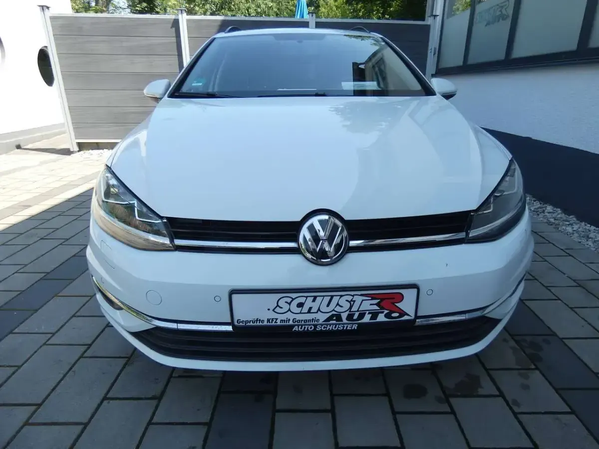 Gebraucht VW Golf VII Comfortline 116 PS (85 kW) 2020 Pure white Kombi