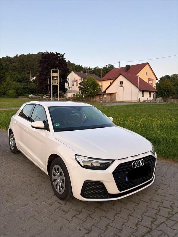 Weiß Gebraucht 2022 Audi A1 Kleinwagen | 15.200 € (Superpreis) - Bild 1/4