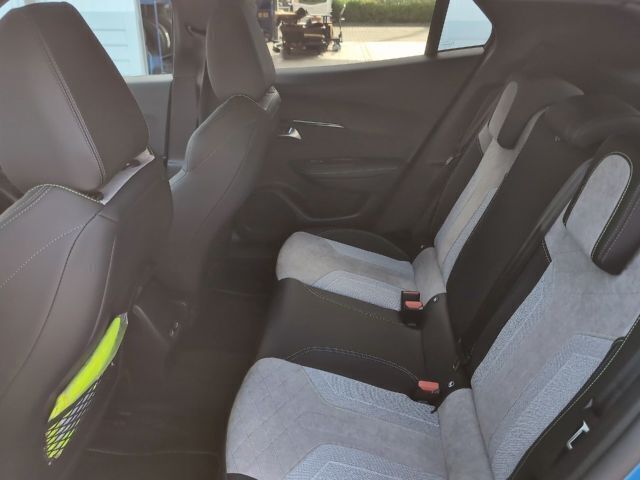 Gebraucht Peugeot e-2008 GT 100 kW (136 PS) 2021 Unbekannt (metallic) SUV