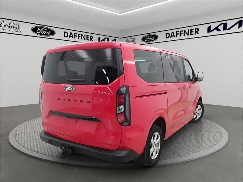 Gebraucht Ford Tourneo Trend 136 PS (100 kW) 2024 Rot Van / Kleinbus