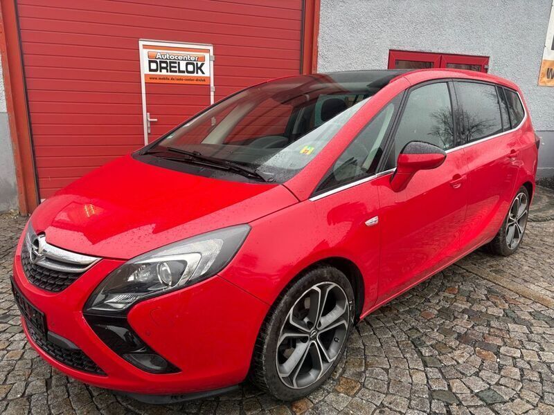 Rot Gebraucht 2016 Opel Zafira Tourer Innovation Van / Kleinbus | 8.499 € (Guter Preis) - Bild 1/4