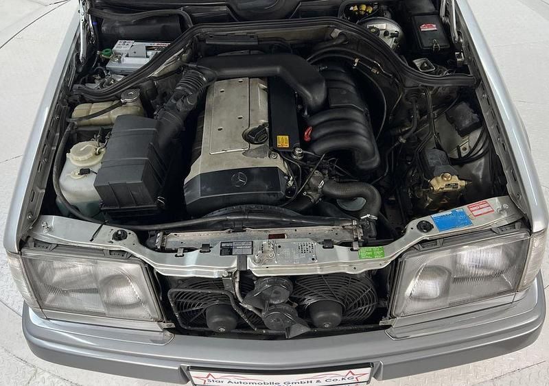 Gebraucht Mercedes E320 220 PS (161 kW) 1994 Silber Coupé