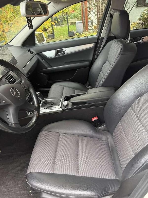 Gebraucht Mercedes C180 Elegance 156 PS (114 kW) 2010 Kombi